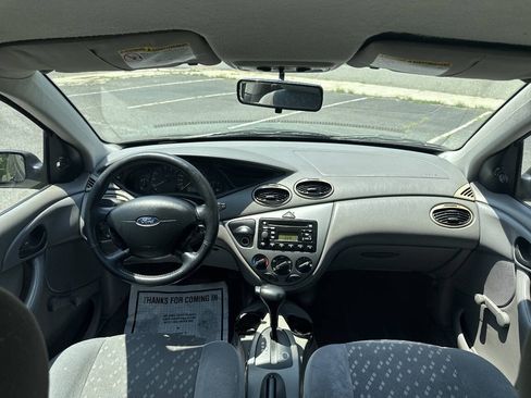 Used 2002 Ford Focus ZX3 Hatchback FWD image 7