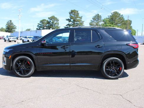 Used 2023 Chevrolet Traverse Premier w/ Redline Edition AWD/4WD image 3