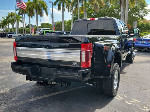 Used 2022 Ford F350 Platinum w/ FX4 Off-Road Package AWD/4WD image 3