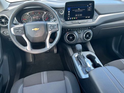 Used 2025 Chevrolet Blazer LT image 18