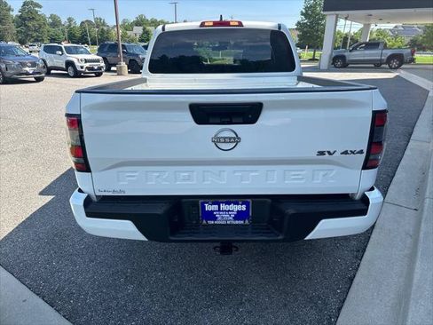 Used 2023 Nissan Frontier SV AWD/4WD image 5