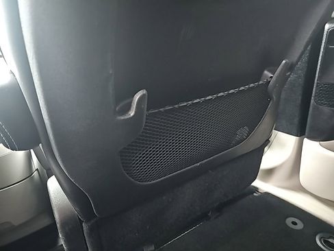 Used 2024 Chrysler Pacifica Touring-L image 28