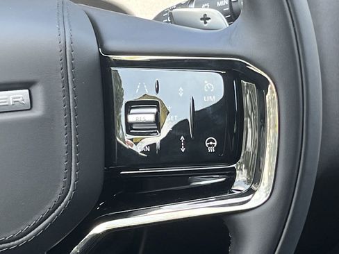 New 2026 Land Rover Range Rover Velar Dynamic SE image 21