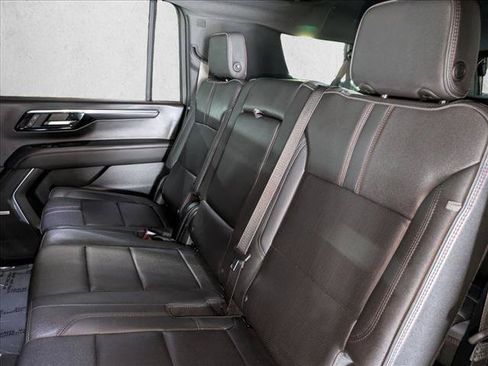 Used 2025 Chevrolet Suburban RST w/ Comfort Package AWD/4WD image 20