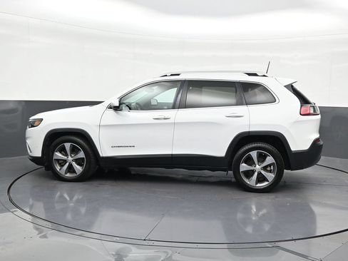 Used 2019 Jeep Cherokee Limited w/ Luxury Group FWD image 2