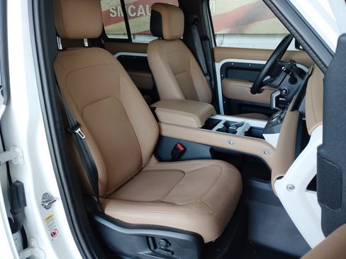 Used 2025 Land Rover Defender 110 S AWD/4WD image 15