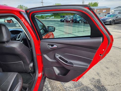Used 2014 Ford Focus SE w/ Equipment Group 201A FWD image 13
