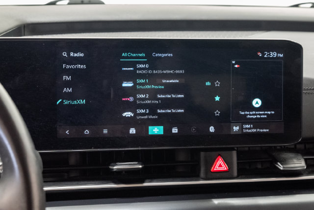 Used 2025 Kia Carnival FWD image 17
