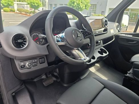 New 2026 Mercedes-Benz Sprinter 2500 image 11