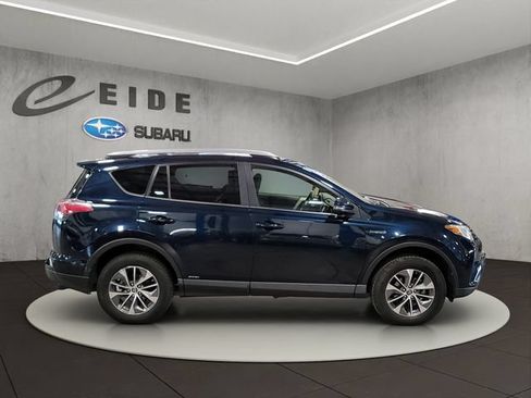 Used 2018 Toyota RAV4 XLE AWD/4WD image 14