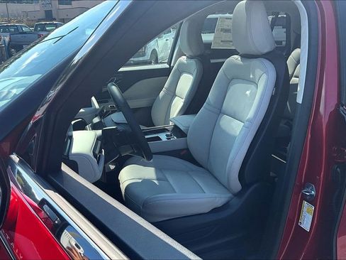 New 2025 Lincoln Aviator AWD w/ Equipment Group 101A image 9