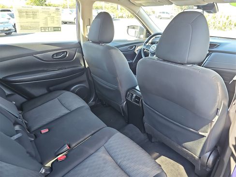 Used 2020 Nissan Rogue S image 11