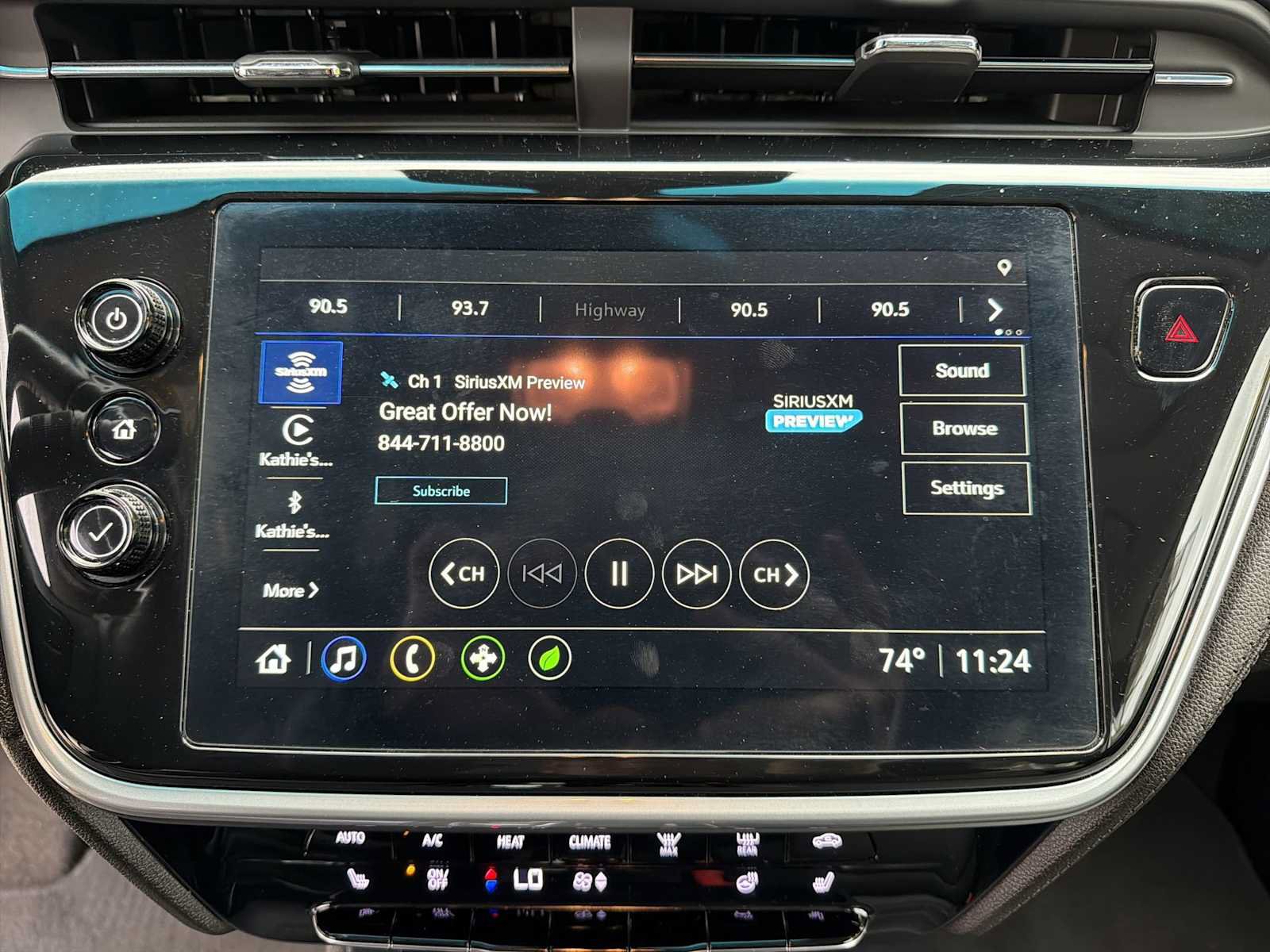 Used 2023 Chevrolet Bolt LT w/ Infotainment Package FWD image 15