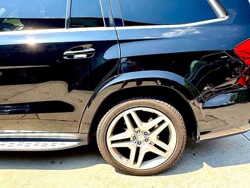 Used 2014 Mercedes-Benz GL 550 4MATIC image 23