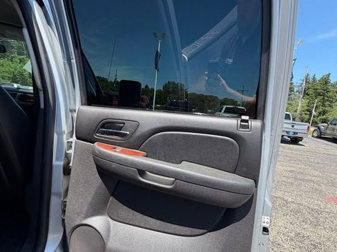 Used 2012 GMC Sierra 2500 SLT w/ SLT Convenience Package AWD/4WD image 16