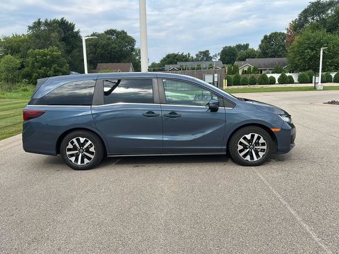 Used 2025 Honda Odyssey EX-L image 2