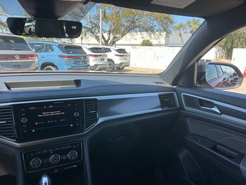 Used 2023 Volkswagen Atlas Cross Sport SEL R-Line image 10