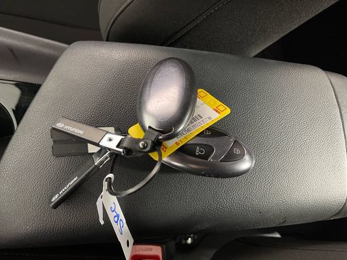 Certified 2025 Hyundai Elantra SEL FWD image 26