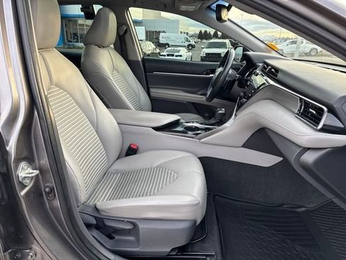 Used 2020 Toyota Camry SE image 23