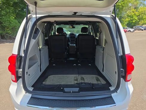 Used 2018 Dodge Grand Caravan SXT FWD image 42