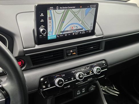 Certified 2025 Honda Pilot Touring image 23