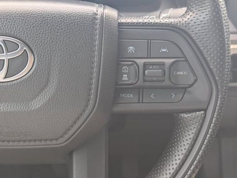 Used 2025 Toyota Tacoma SR5 AWD/4WD image 22
