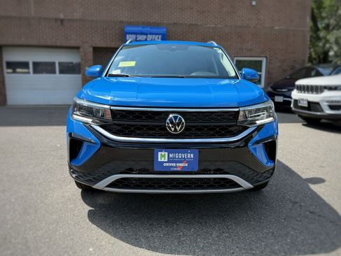 Used 2022 Volkswagen Taos SE AWD/4WD image 2