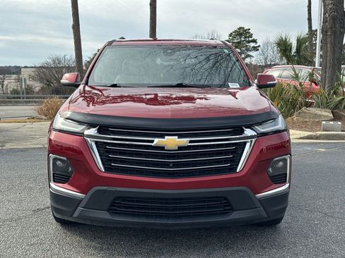 Used 2023 Chevrolet Traverse LT w/ Rear Camera Mirror Package image 3
