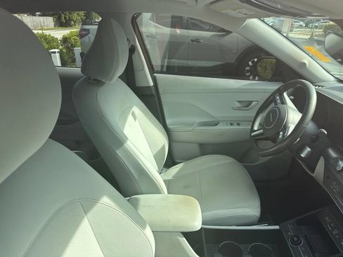 Used 2024 Hyundai Kona SEL w/ Convenience Package FWD image 7