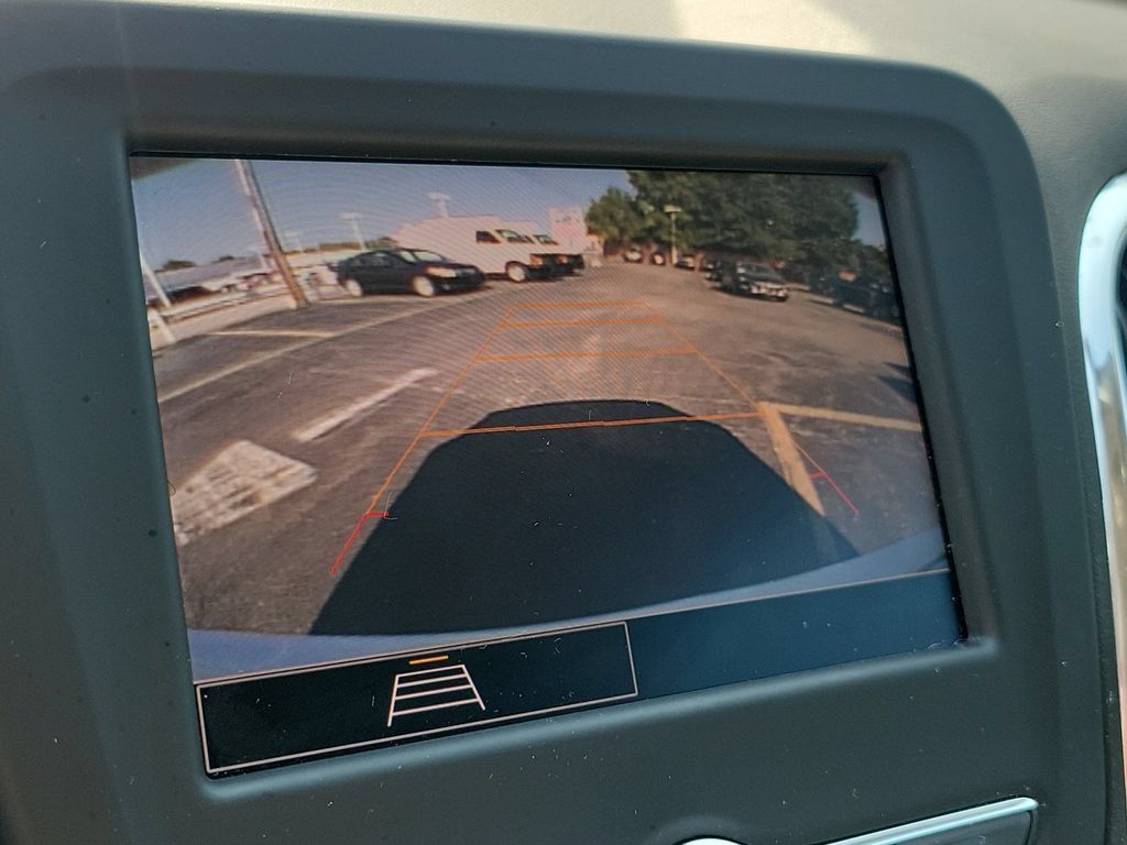 Used 2024 Chevrolet Equinox LT FWD image 32