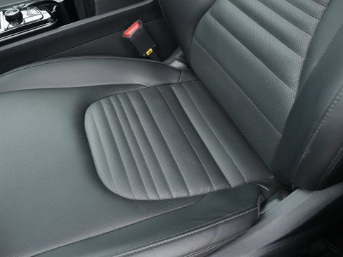 Certified 2025 Kia Sportage SX FWD image 20