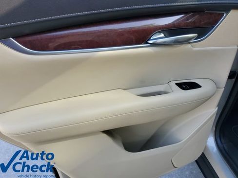 Used 2017 Cadillac XT5 Luxury w/ Driver Awareness Package FWD image 13