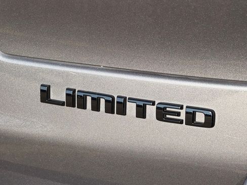 Used 2024 Jeep Grand Cherokee L Limited w/ Black Appearance Package AWD/4WD image 12