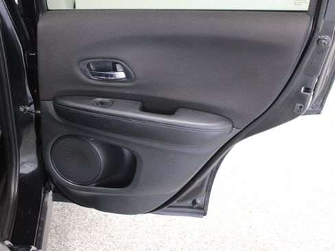 Used 2017 Honda HR-V LX image 28