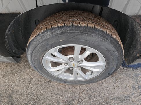 Used 2017 Chevrolet Equinox LT w/ Convenience Package FWD image 12