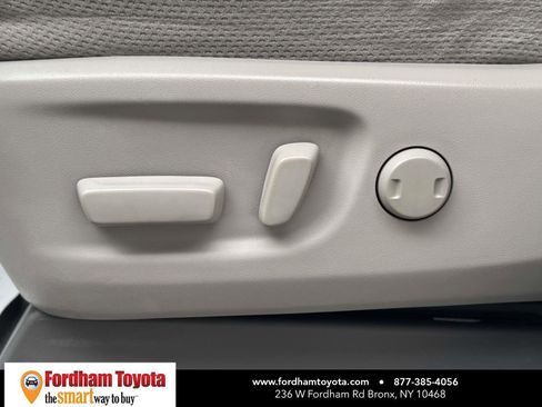 Used 2017 Toyota Sienna LE image 17