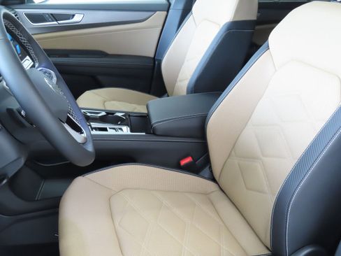 New 2025 Volkswagen Atlas Cross Sport SE image 12