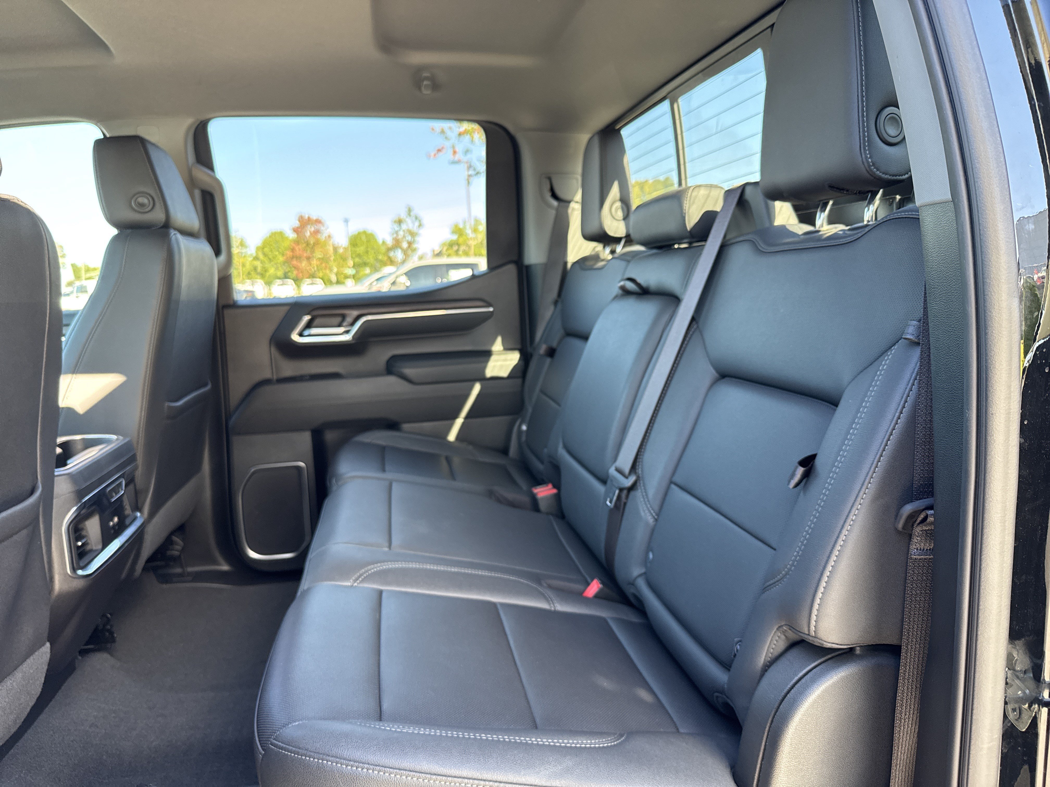 Used 2023 GMC Sierra 1500 SLT w/ SLT Premium Plus Package AWD/4WD image 30