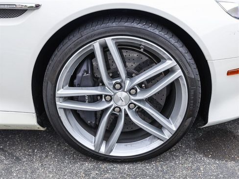 Used 2016 Aston Martin DB9 GT RWD image 18