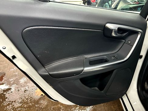 Used 2012 Volvo S60 T5 w/ Multimedia Pkg image 21