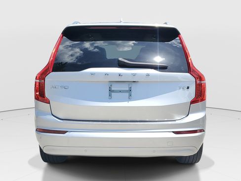 Used 2022 Volvo XC90 T6 Momentum w/ Protection Package Premier AWD/4WD image 6