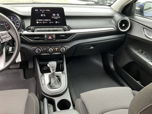 Used 2024 Kia Forte LXS w/ LXS Technology Package image 27