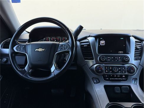 Used 2018 Chevrolet Suburban LT AWD/4WD image 17