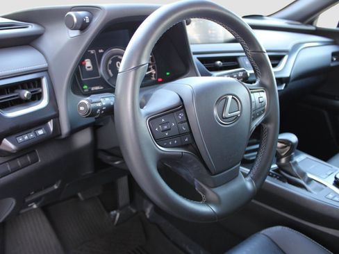Used 2021 Lexus UX 250h w/ Accessory Package (Z2) AWD/4WD image 14