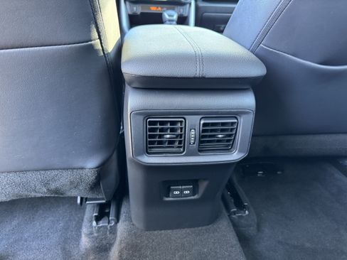 Used 2022 Toyota RAV4 XLE Premium image 34