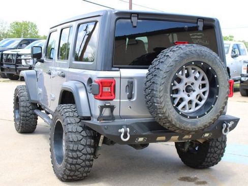 Used 2018 Jeep Wrangler Unlimited Sport S AWD/4WD image 5