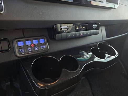 Used 2021 Mercedes-Benz Sprinter 2500 image 18