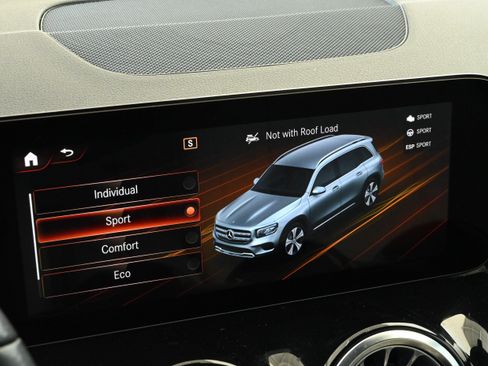 Used 2022 Mercedes-Benz GLB 250 4MATIC image 33