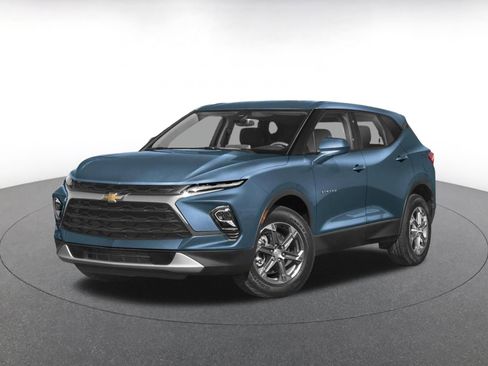Used 2025 Chevrolet Blazer LT FWD image 3