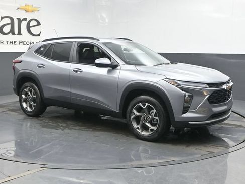 New 2026 Chevrolet Trax LT FWD image 6